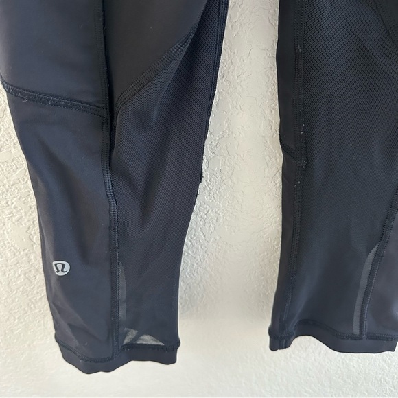 Lululemon Lululemon Outrun 17" Crop
Black size 4 - Picture 8 of 12